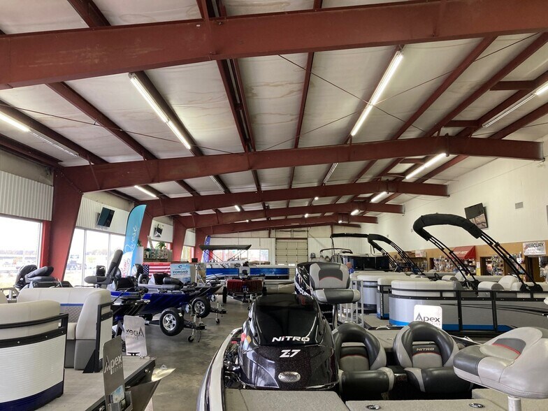 More Photos Of 1919 Watson Rd, Memphis Auto Dealership For Sale