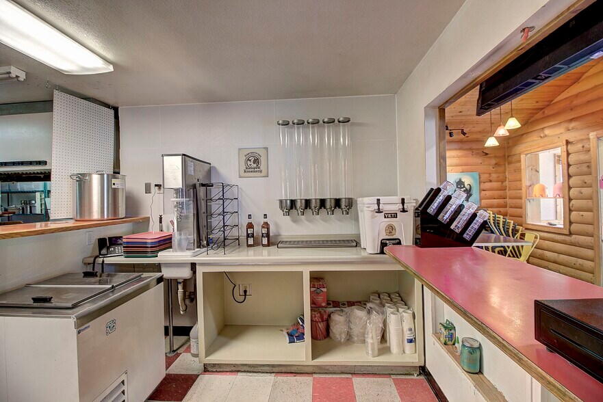 More Photos Of 700 9th St W, Columbia Falls Restaurant For Sale