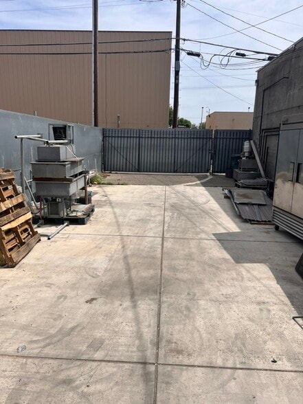 More Photos Of , Modesto General Retail For Sale