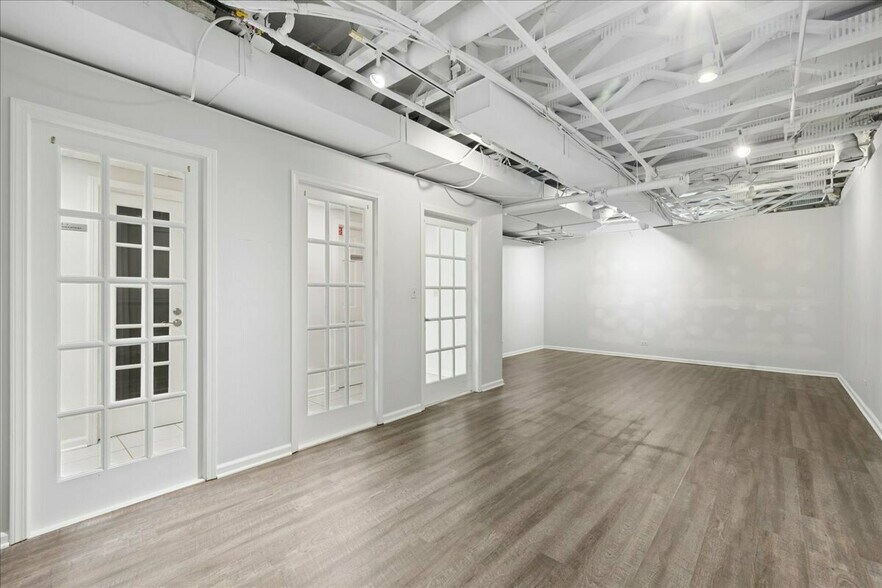 More Photos Of 509 W Old Northwest Highway, Barrington Office Residential For Lease