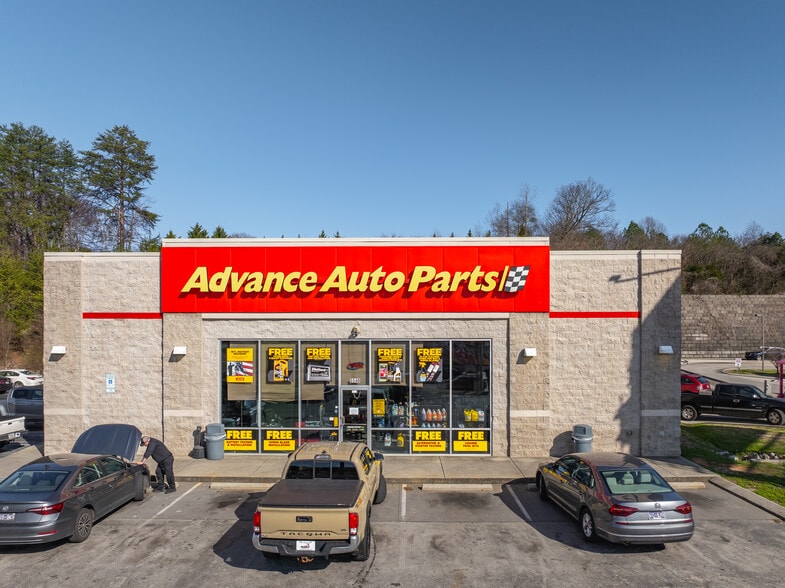 Primary Photo Of 5540 Highway 153, Hixson Freestanding For Sale
