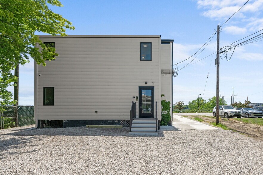More Photos Of 1295 W Holmden Ave, Cleveland Apartments For Sale