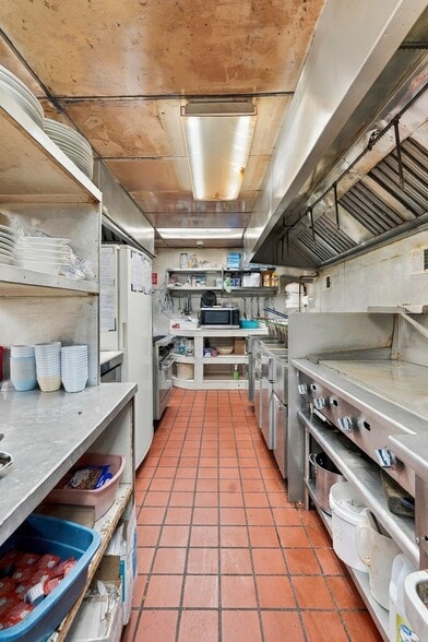 More Photos Of 4264 Murray Hwy, Hardin Restaurant For Sale