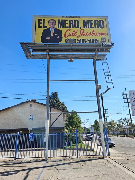 More Photos Of 6000 Vineland Ave, North Hollywood Auto Dealership For Sale