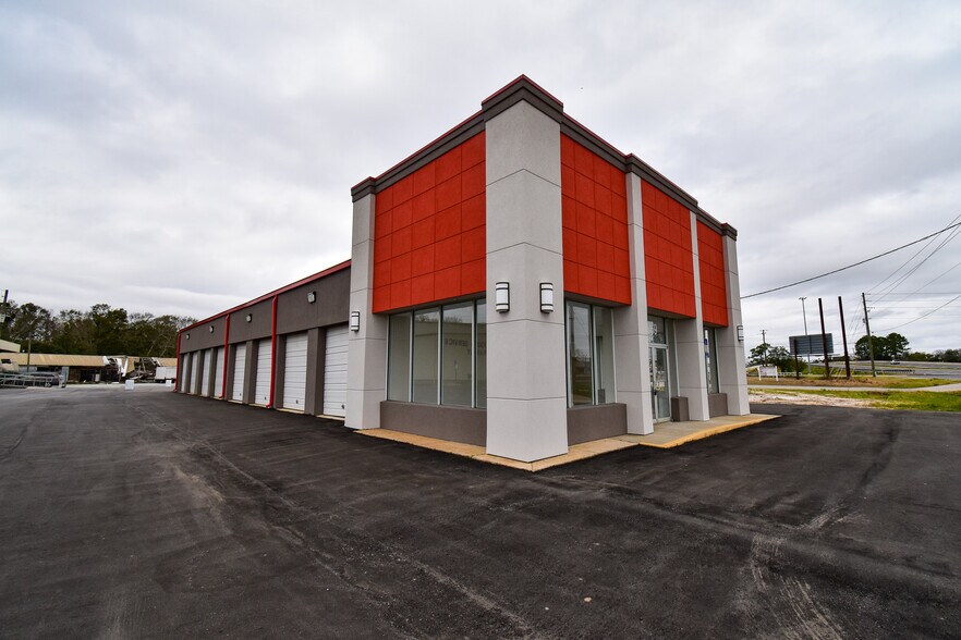 More Photos Of 8969 Pensacola Blvd, Pensacola Auto Repair For Sale