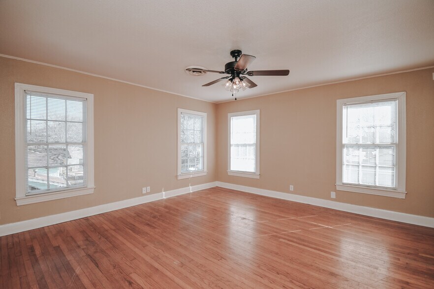 More Photos Of 1503 E Virginia Ave, Victoria Apartments For Sale