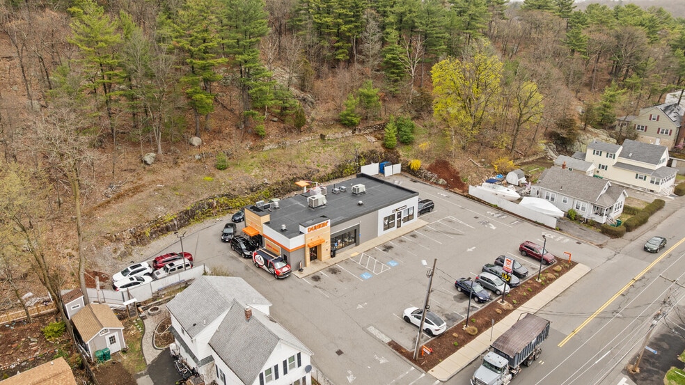 More Photos Of 577 Walnut St, Lynn Freestanding For Lease