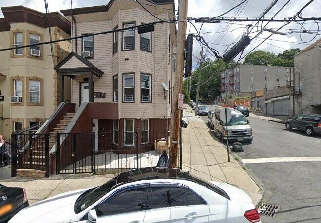 Primary Photo Of 112 Beech St, Yonkers Apartments For Sale
