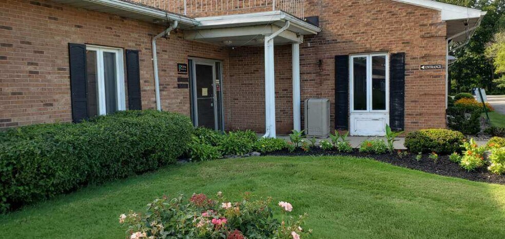 More Photos Of 9600 Main St, Clarence Medical For Lease