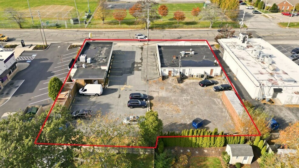 More Photos Of 651 W Main Rd, Middletown Restaurant For Sale