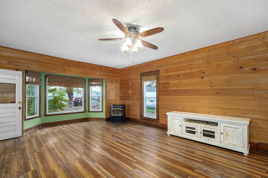 More Photos Of 1642 W Inman Rd, Nixa Office Residential For Sale