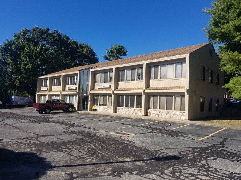 Primary Photo Of 161-163 Boston Post Rd, Waterford Office For Lease