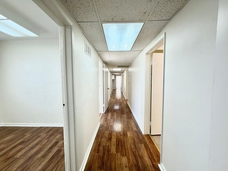 More Photos Of 15216 Vanowen St, Van Nuys Medical For Lease