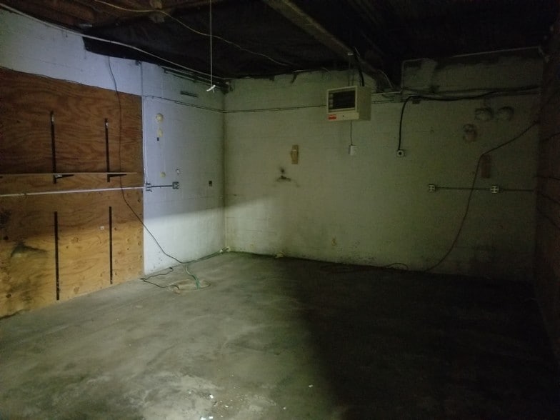 More Photos Of 1769-1781 Cadillac Ave, Ypsilanti Warehouse For Sale