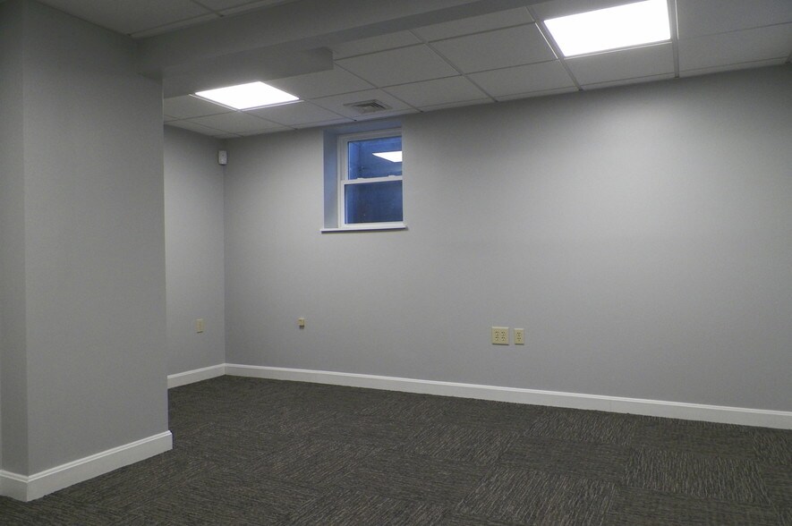More Photos Of 1075 Smith St, Providence Medical For Lease
