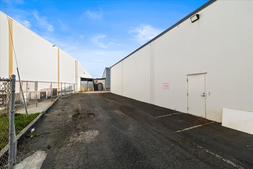 More Photos Of 283-299 Harbor Way, South San Francisco Warehouse For Lease