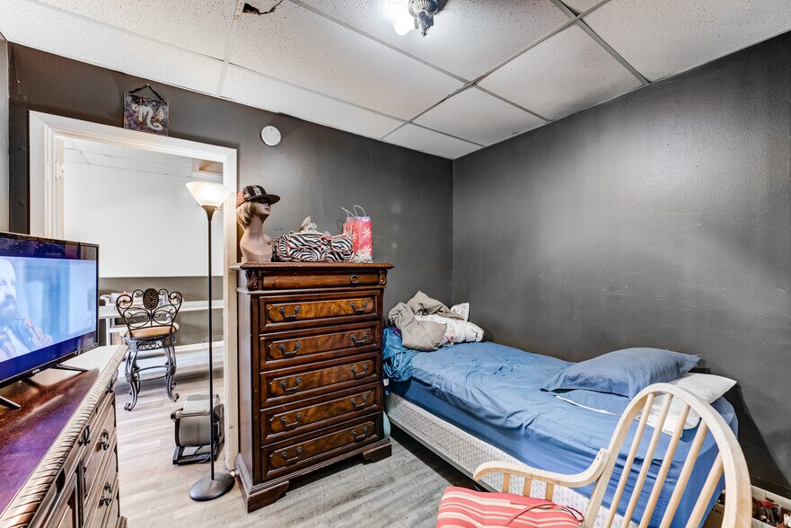 More Photos Of 811 N Travis St, Liberty Apartments For Sale
