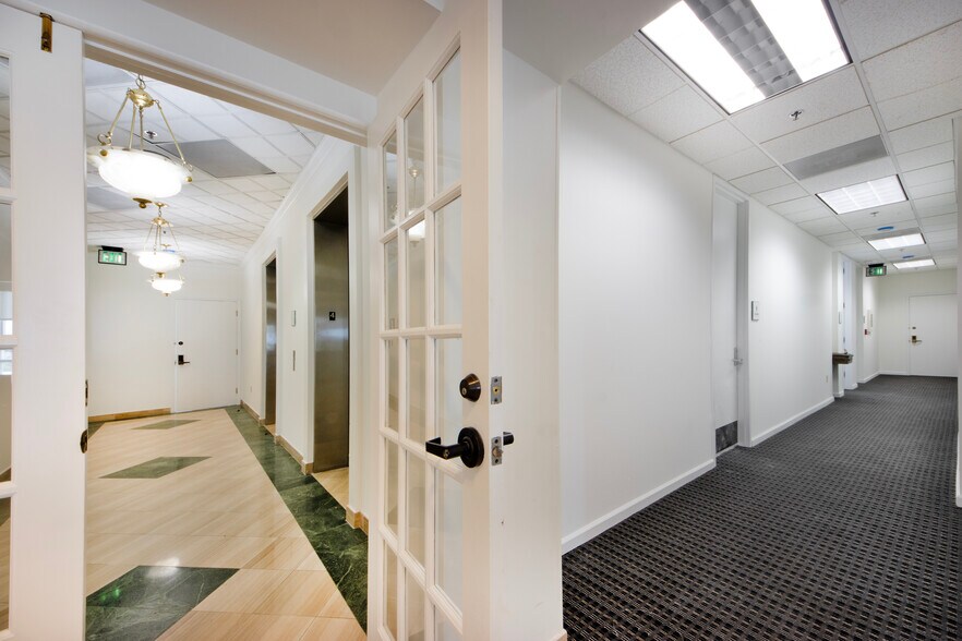 More Photos Of 888 E Las Olas Blvd, Fort Lauderdale Office For Lease