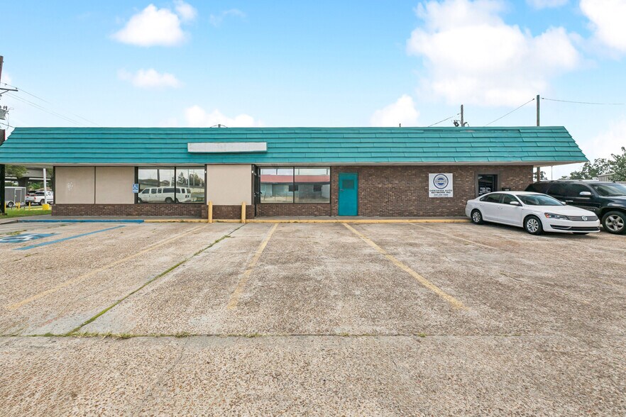 Primary Photo Of 6241 Westbank Expy, Marrero Restaurant For Sale