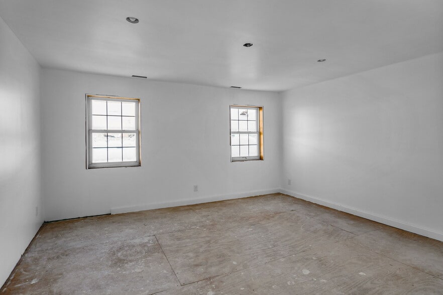 More Photos Of 3547 Kensington Ave, Philadelphia General Retail For Sale