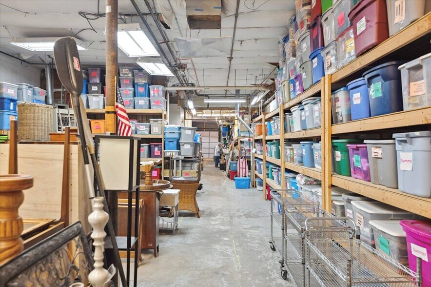 More Photos Of 430 N 1st St, Montrose General Retail For Sale