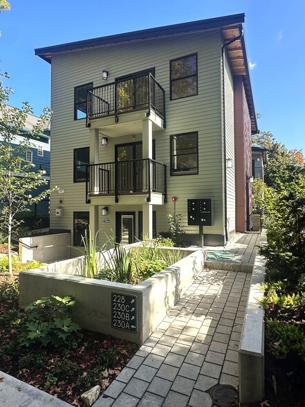Primary Photo Of 228 21st Ave E, Seattle Multifamily For Sale