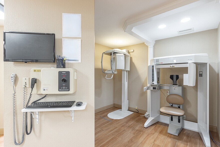More Photos Of 2211 4th St, Santa Rosa Medical For Sale