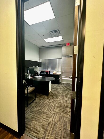 More Photos Of 17100 N 67th Ave, Glendale Office For Sale
