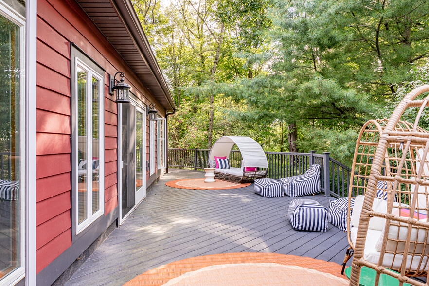 More Photos Of 37 Patricia Dr, Pleasant Valley Specialty For Sale