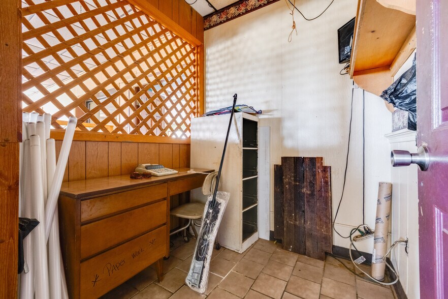 More Photos Of 103 Interstate 40, Shamrock Restaurant For Sale