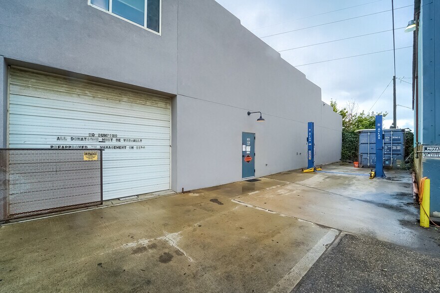 More Photos Of 611 2nd Ave, Longmont Showroom For Sale