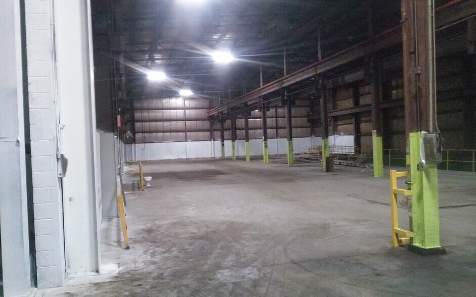 More Photos Of 315 W Mill St, Beaver Dam Manufacturing For Lease