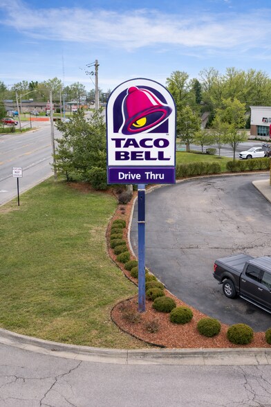 More Photos Of 850 N Green St, Brownsburg Fast Food For Sale