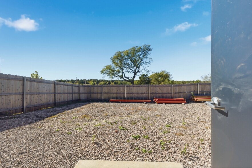 More Photos Of 8524 N Sooner Rd, Oklahoma City Industrial For Lease