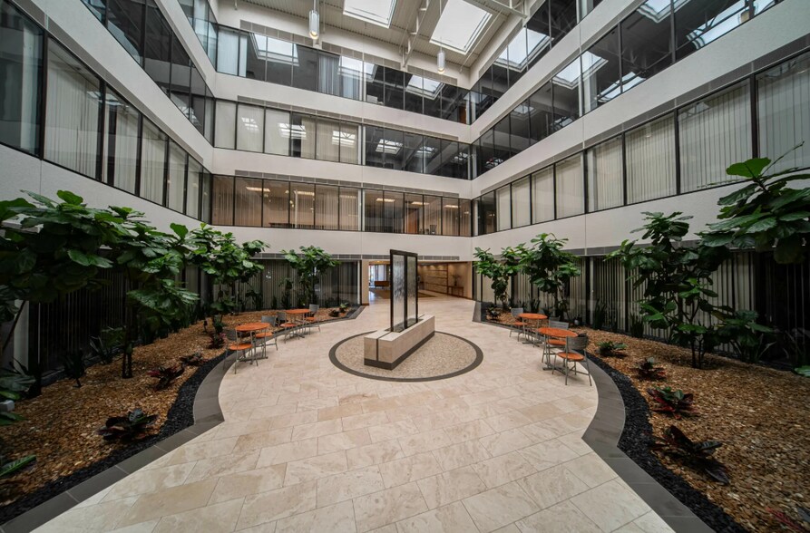 More Photos Of 17187 N Laurel Park Dr, Livonia Office For Lease