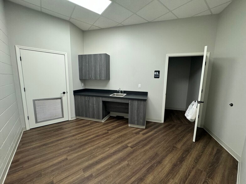 More Photos Of 249 N College Rd, Lafayette Loft Creative Space For Lease