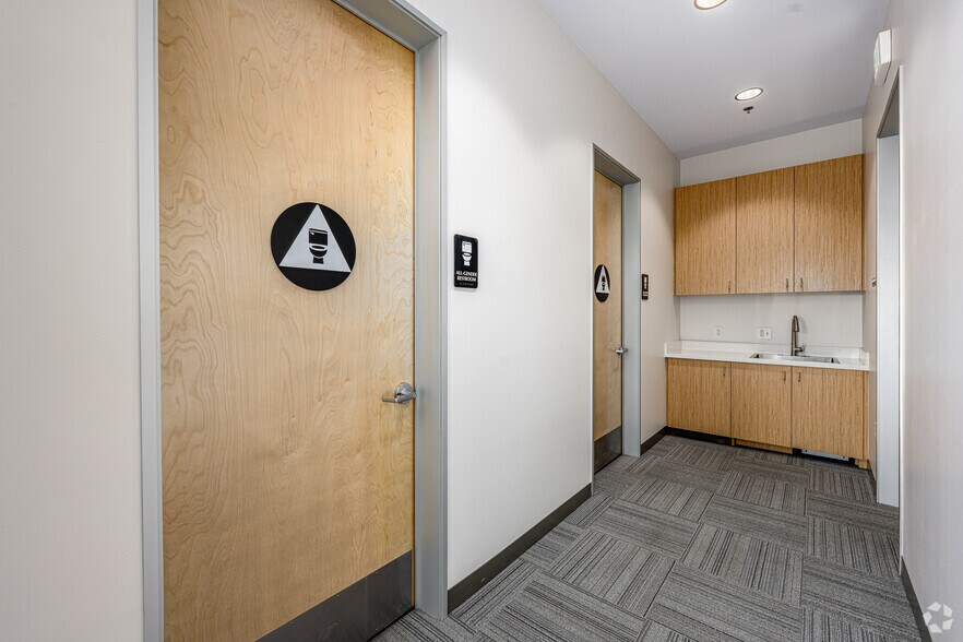 More Photos Of 415 S Motor Ave, Azusa Warehouse For Sale