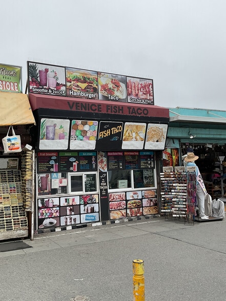 Primary Photo Of 1701 Ocean Front Walk, Venice General Retail For Lease