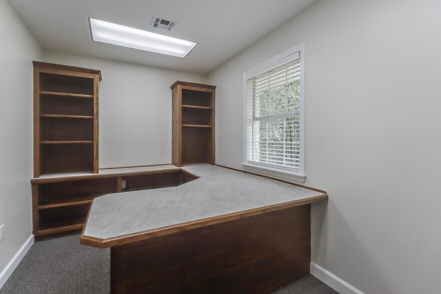 More Photos Of 831 Highway 90, Bay Saint Louis Office For Sale
