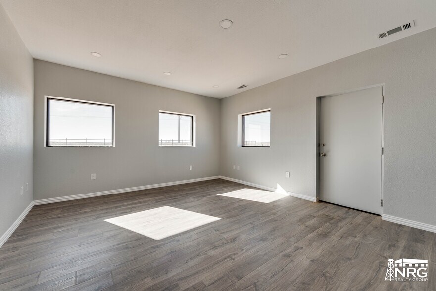 More Photos Of 5450 N FM 866, Odessa Warehouse For Sale