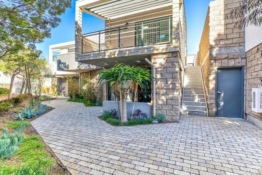 More Photos Of 7606 Girard Ave, La Jolla Apartments For Sale