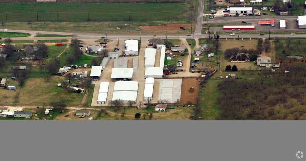 More Photos Of 1908 Farm to Market Rd, Crowley Self Storage For Lease