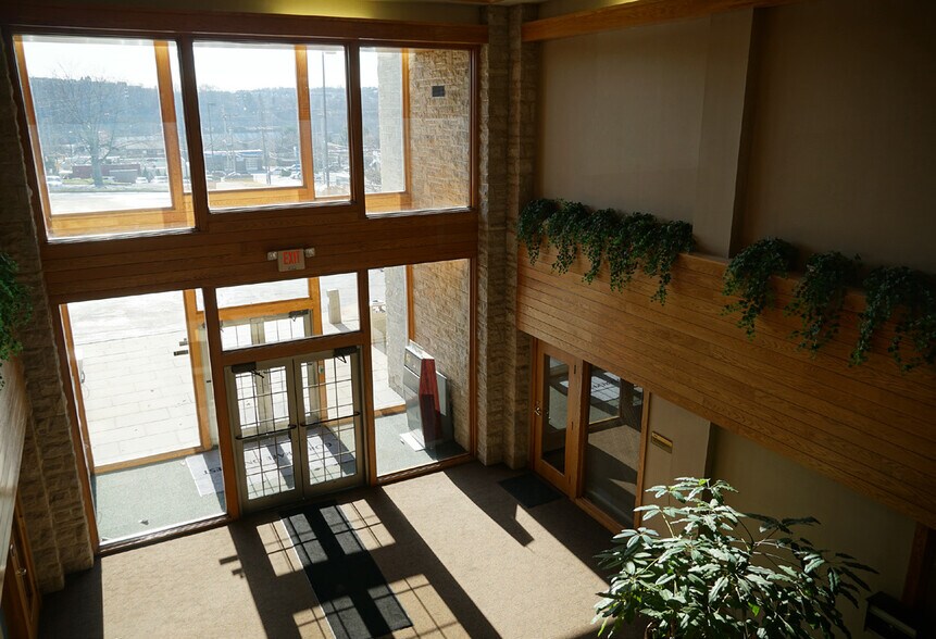 More Photos Of 1195 Washington Pike, Bridgeville Office For Sale