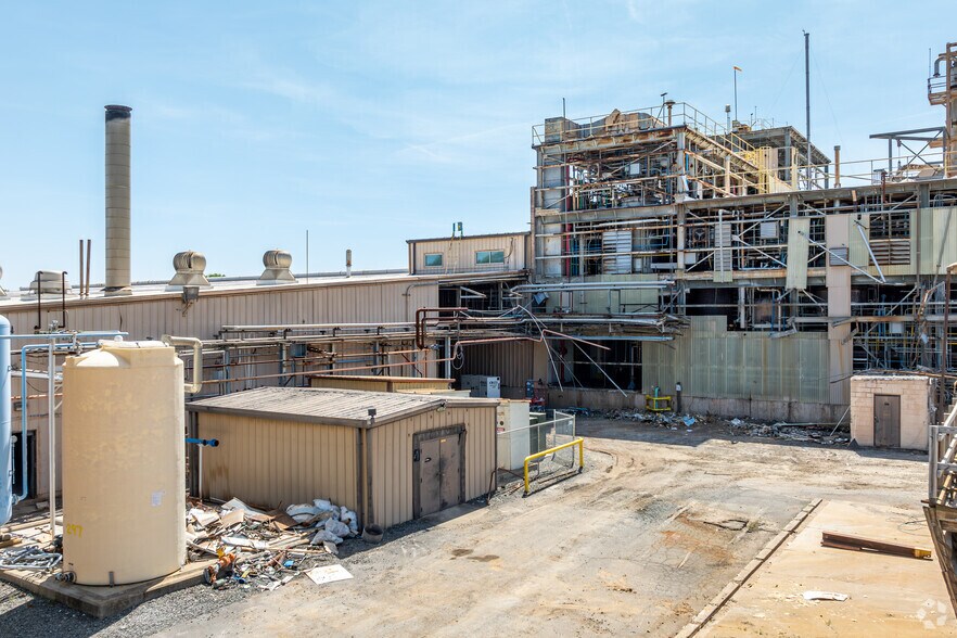 More Photos Of 3300 Westinghouse Blvd, Charlotte Manufacturing For Lease