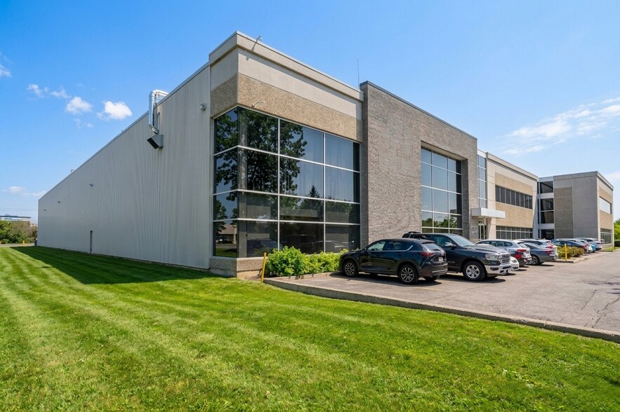 More Photos Of 16715 Boul Hymus, Kirkland Warehouse For Sale