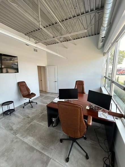 More Photos Of 255 E 167th St, Harvey Distribution For Lease