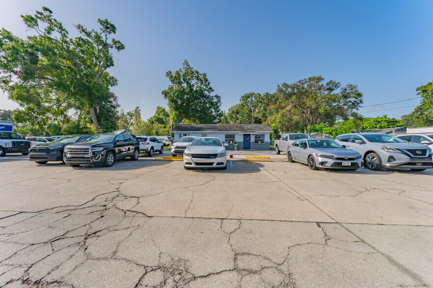 More Photos Of 120 W Memorial Blvd, Lakeland Auto Dealership For Sale