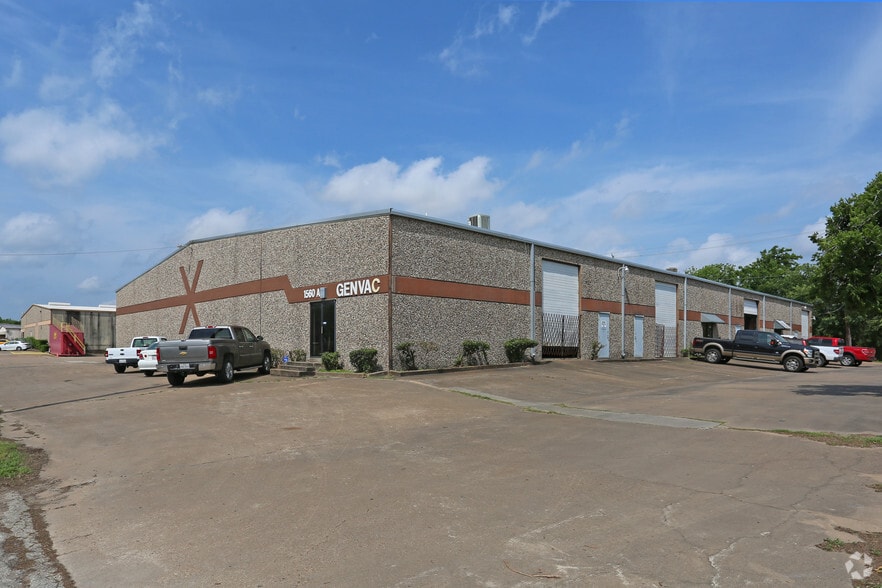 More Photos Of 1560 Industrial Dr, Missouri City Warehouse For Lease