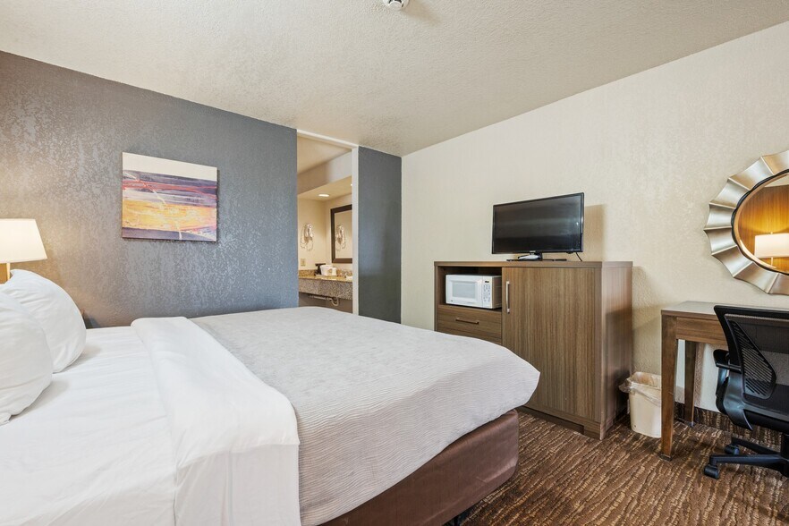 More Photos Of 4613 S Jackson St, San Angelo Hotel For Sale