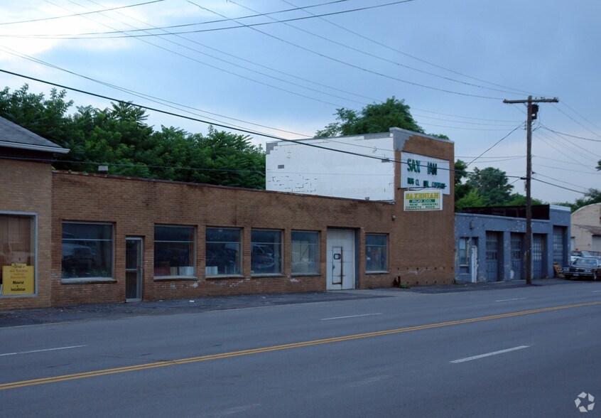 More Photos Of 1131-1135 Erie Blvd W, Syracuse Light Manufacturing For Lease